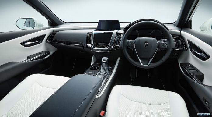 2017 Toyota Crown Concept - фотография 3 из 4