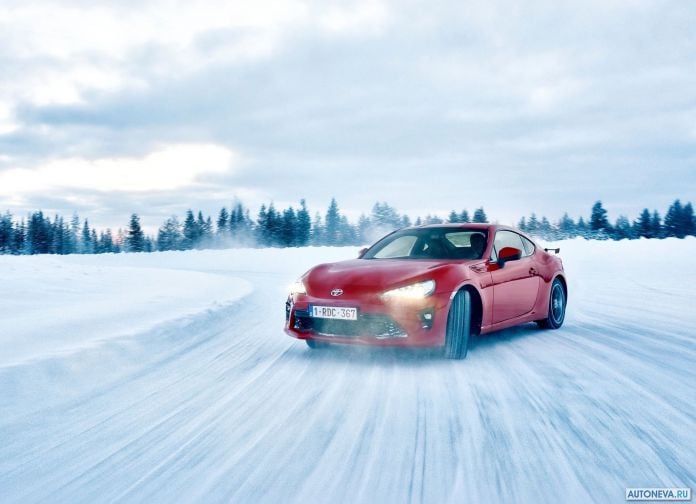 2017 Toyota GT86 - фотография 31 из 123