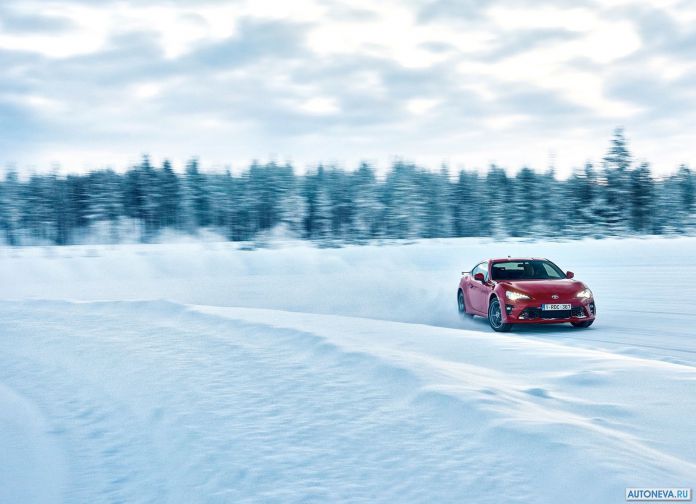 2017 Toyota GT86 - фотография 33 из 123