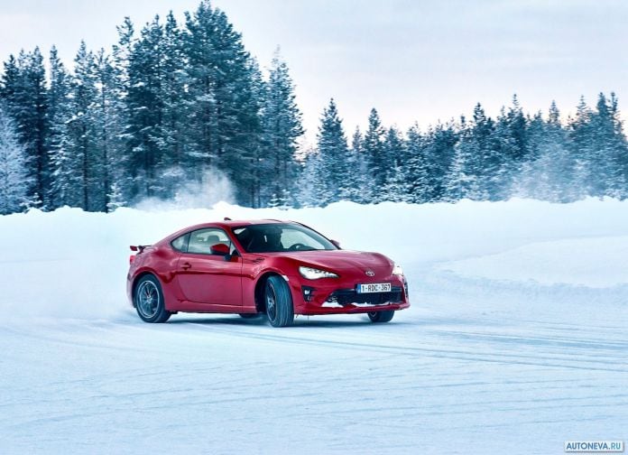 2017 Toyota GT86 - фотография 34 из 123
