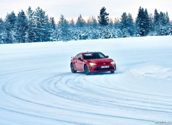 2017 Toyota GT86 - фотография 37 из 123