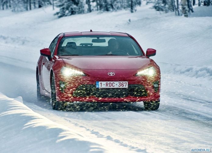 2017 Toyota GT86 - фотография 38 из 123