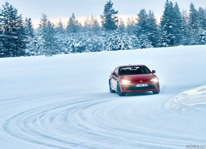 2017 Toyota GT86 - фотография 40 из 123