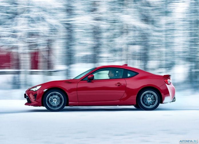 2017 Toyota GT86 - фотография 44 из 123