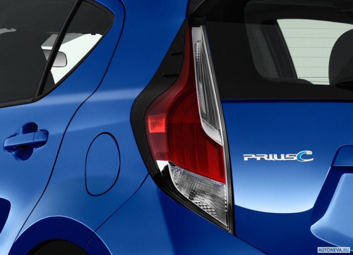 2017 Toyota Prius C - фотография 12 из 14