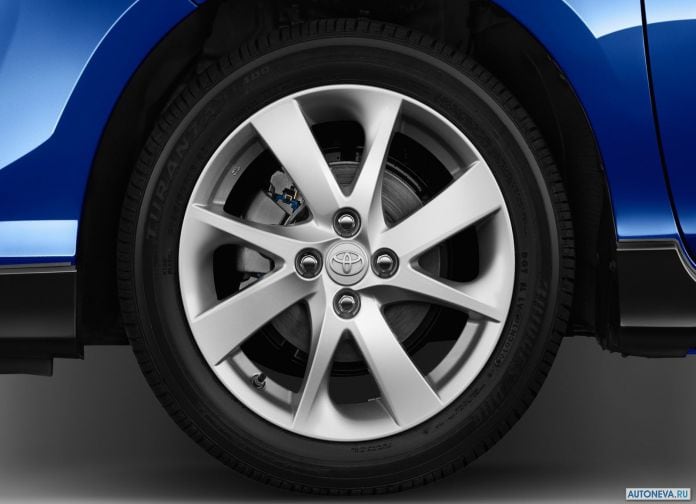2017 Toyota Prius C - фотография 13 из 14