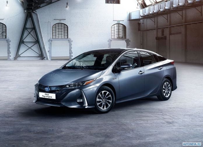 2017 Toyota Prius Plug-in Hybrid - фотография 7 из 160