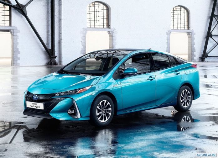 2017 Toyota Prius Plug-in Hybrid - фотография 11 из 160