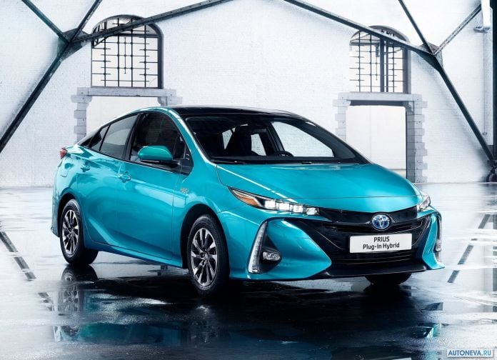 2017 Toyota Prius Plug-in Hybrid - фотография 12 из 160