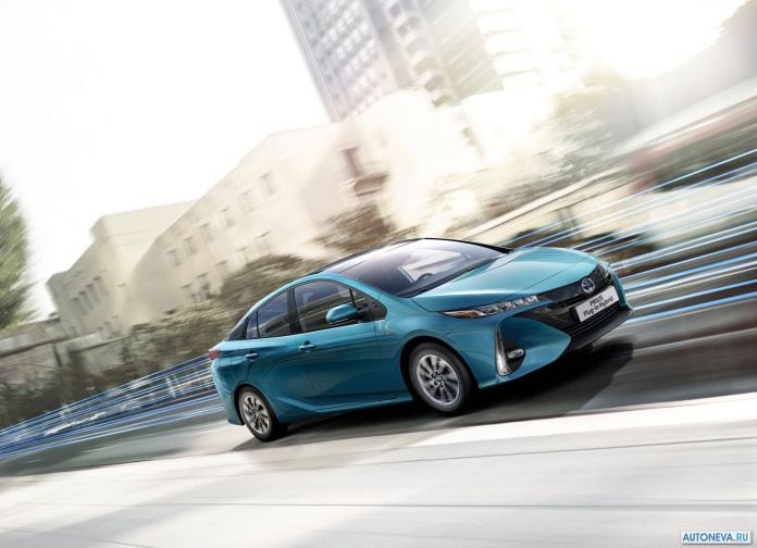 2017 Toyota Prius Plug-in Hybrid - фотография 16 из 160
