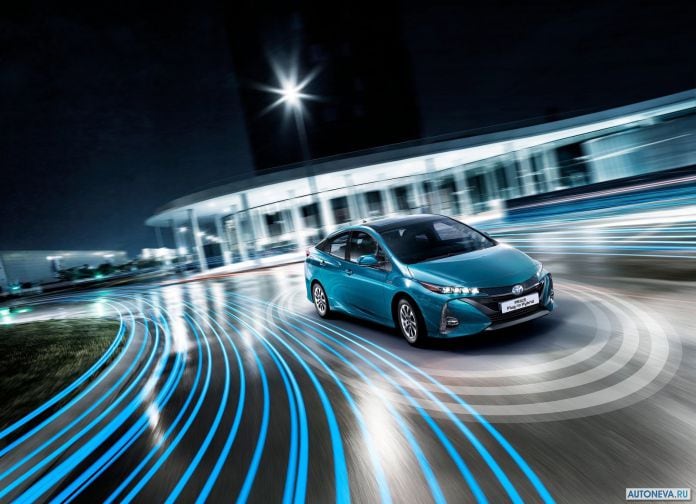 2017 Toyota Prius Plug-in Hybrid - фотография 19 из 160