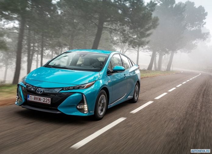 2017 Toyota Prius Plug-in Hybrid - фотография 20 из 160