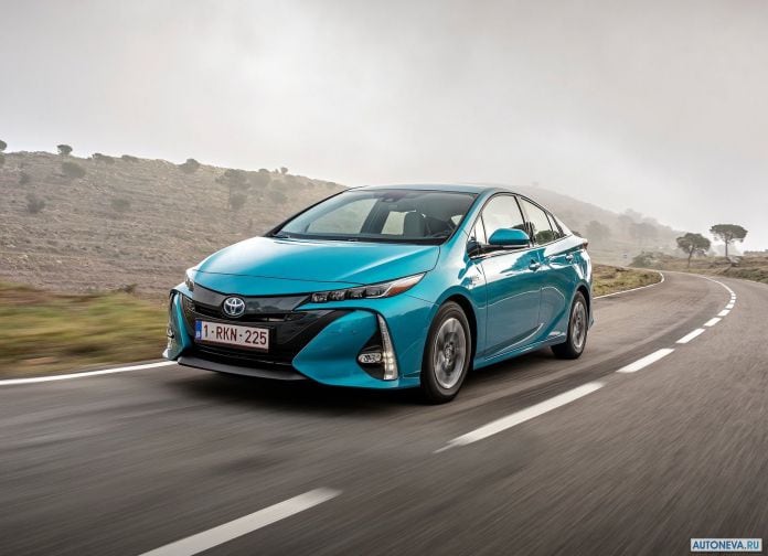 2017 Toyota Prius Plug-in Hybrid - фотография 22 из 160