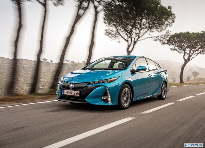 2017 Toyota Prius Plug-in Hybrid - фотография 23 из 160