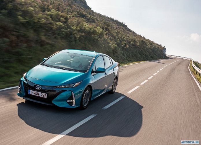2017 Toyota Prius Plug-in Hybrid - фотография 25 из 160