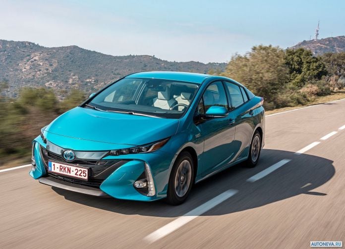 2017 Toyota Prius Plug-in Hybrid - фотография 26 из 160