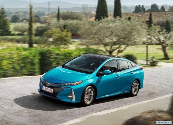 2017 Toyota Prius Plug-in Hybrid - фотография 27 из 160