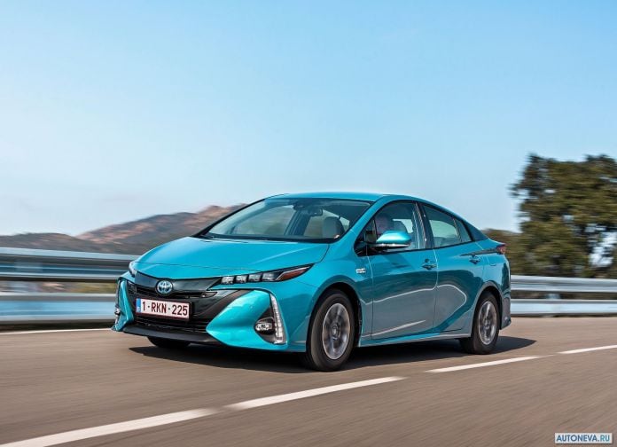 2017 Toyota Prius Plug-in Hybrid - фотография 29 из 160