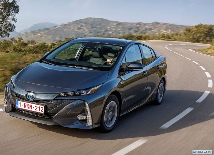 2017 Toyota Prius Plug-in Hybrid - фотография 30 из 160