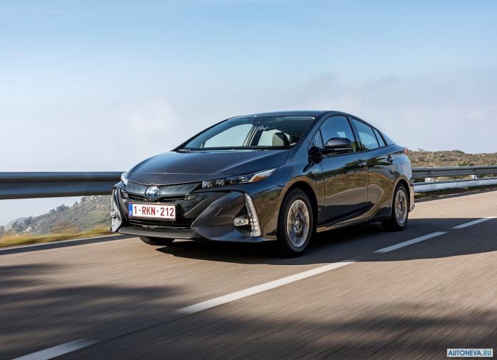 2017 Toyota Prius Plug-in Hybrid - фотография 39 из 160