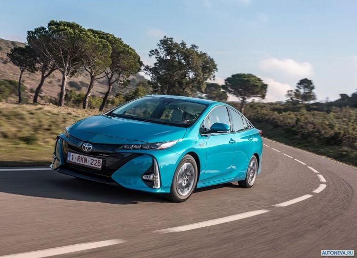 2017 Toyota Prius Plug-in Hybrid - фотография 48 из 160