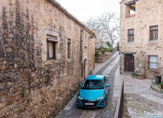 2017 Toyota Prius Plug-in Hybrid - фотография 51 из 160
