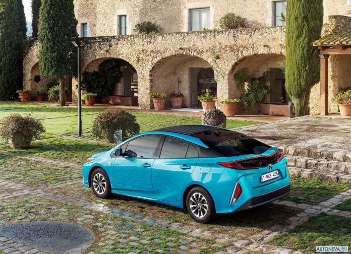 2017 Toyota Prius Plug-in Hybrid - фотография 65 из 160