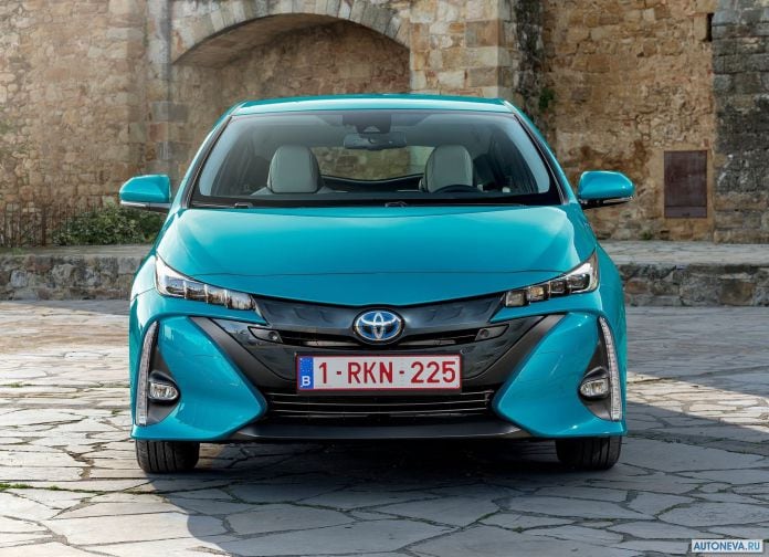 2017 Toyota Prius Plug-in Hybrid - фотография 82 из 160