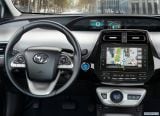 toyota_2017_prius_plug_in_hybrid_094.jpg