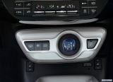toyota_2017_prius_plug_in_hybrid_102.jpg