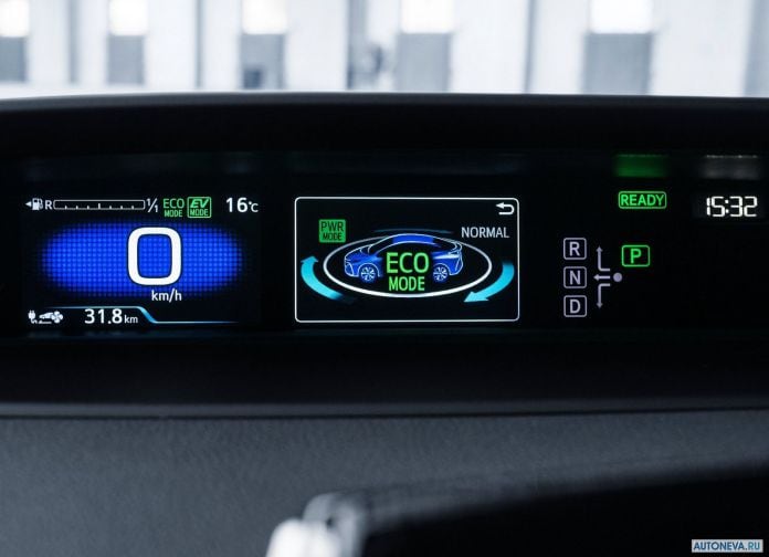 2017 Toyota Prius Plug-in Hybrid - фотография 118 из 160