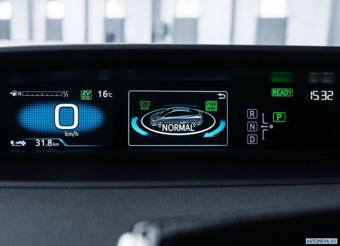 2017 Toyota Prius Plug-in Hybrid - фотография 119 из 160