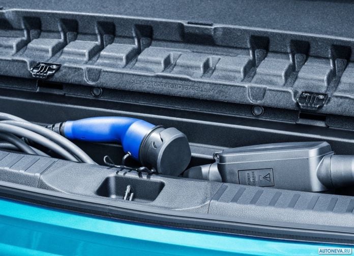 2017 Toyota Prius Plug-in Hybrid - фотография 125 из 160