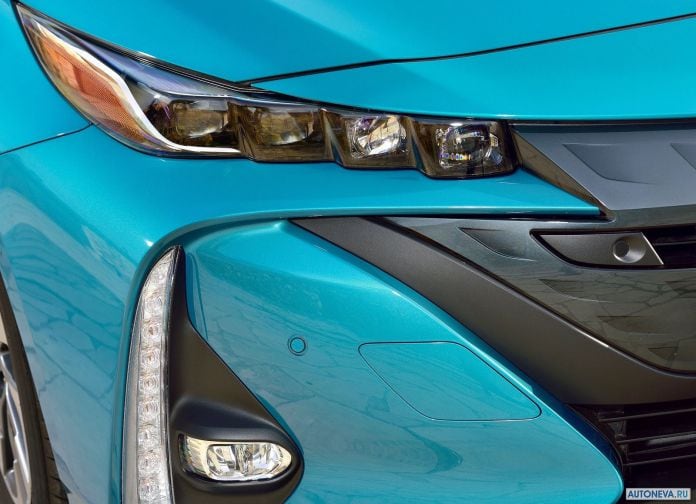 2017 Toyota Prius Plug-in Hybrid - фотография 128 из 160