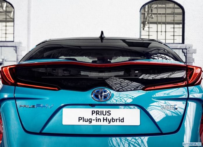 2017 Toyota Prius Plug-in Hybrid - фотография 134 из 160