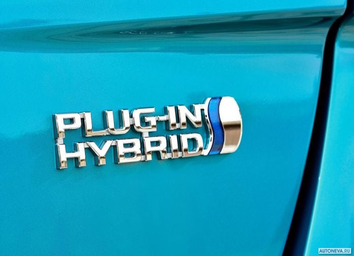 2017 Toyota Prius Plug-in Hybrid - фотография 141 из 160
