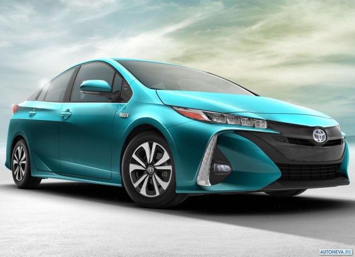 2017 Toyota Prius Prime - фотография 2 из 83