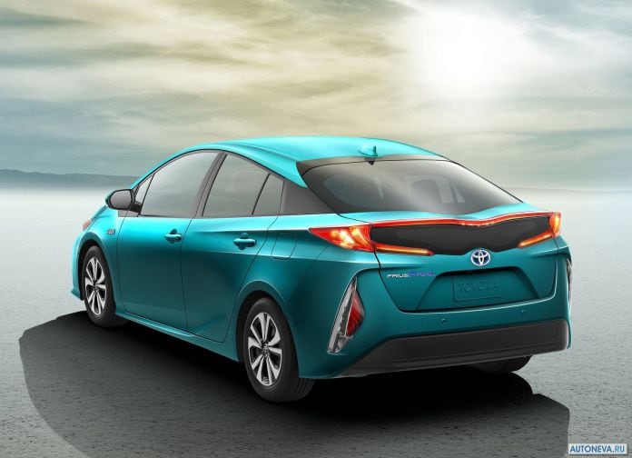 2017 Toyota Prius Prime - фотография 6 из 83