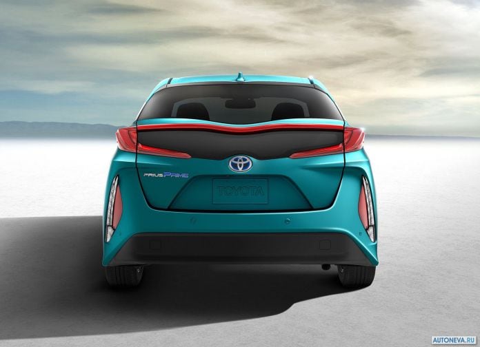 2017 Toyota Prius Prime - фотография 8 из 83