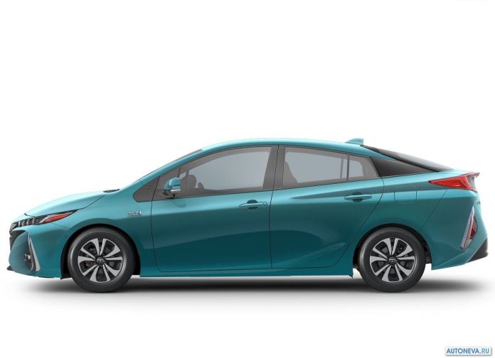 2017 Toyota Prius Prime - фотография 10 из 83