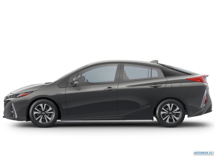 2017 Toyota Prius Prime - фотография 11 из 83