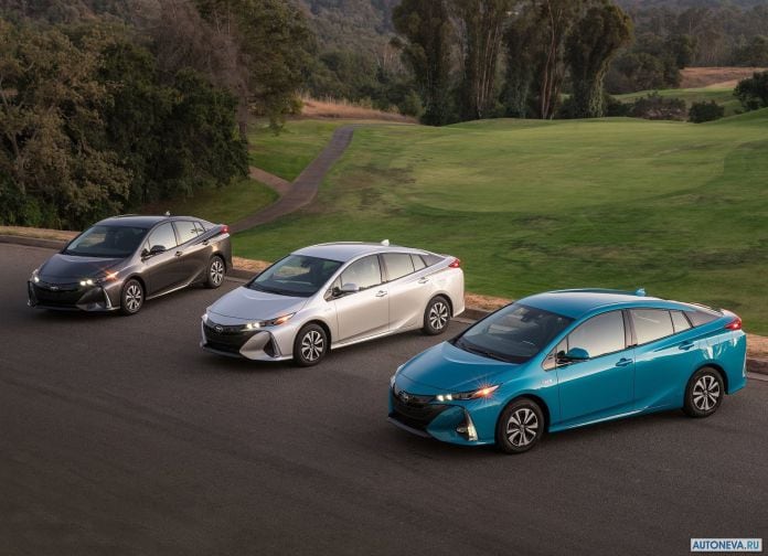 2017 Toyota Prius Prime - фотография 36 из 83