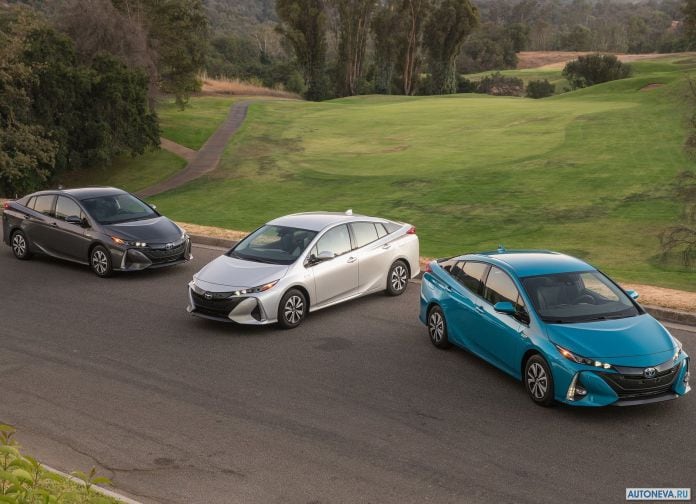 2017 Toyota Prius Prime - фотография 37 из 83