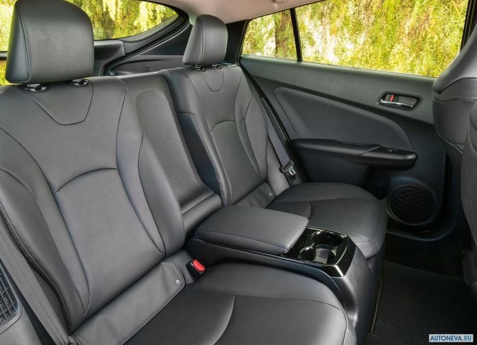 2017 Toyota Prius Prime - фотография 50 из 83