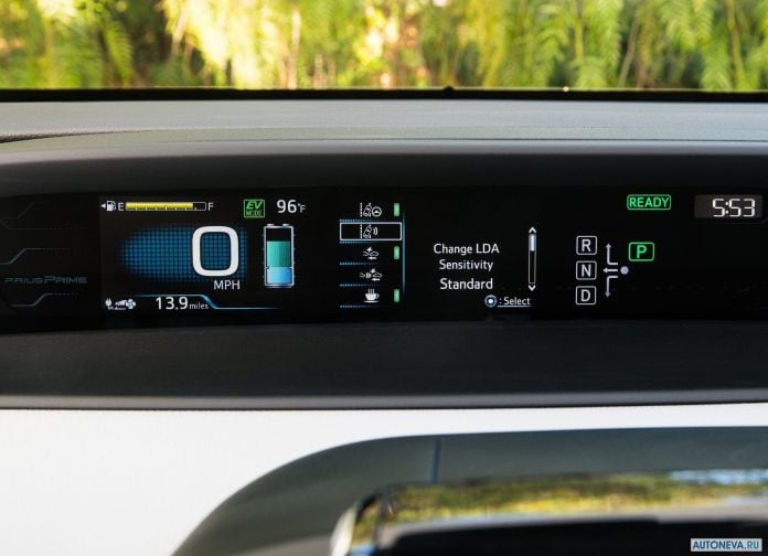 2017 Toyota Prius Prime - фотография 67 из 83