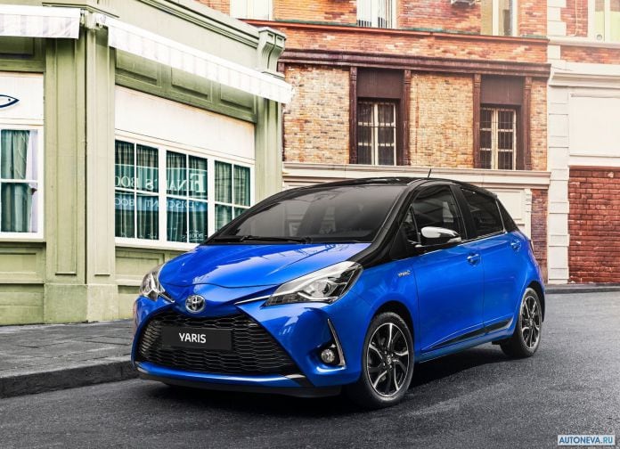 2017 Toyota Yaris - фотография 1 из 28