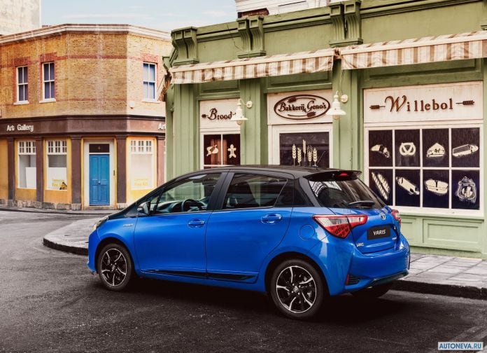 2017 Toyota Yaris - фотография 6 из 28