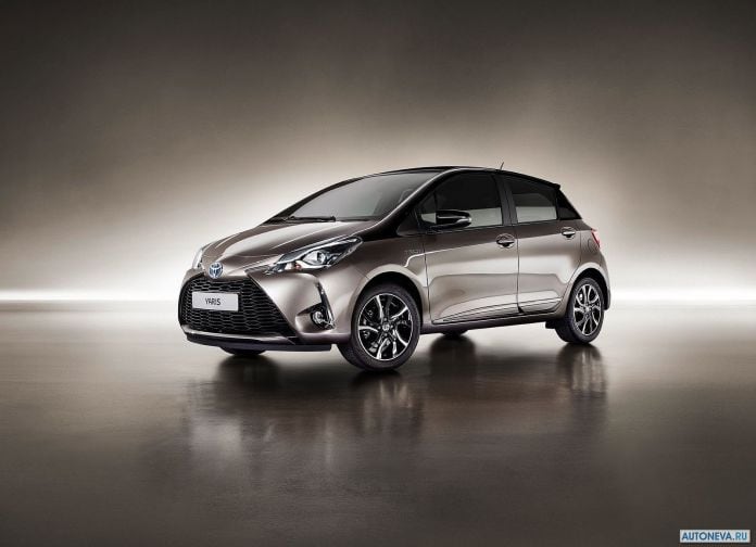 2017 Toyota Yaris - фотография 12 из 28