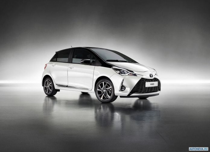 2017 Toyota Yaris - фотография 13 из 28