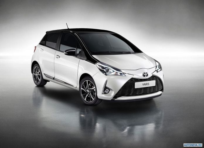 2017 Toyota Yaris - фотография 14 из 28